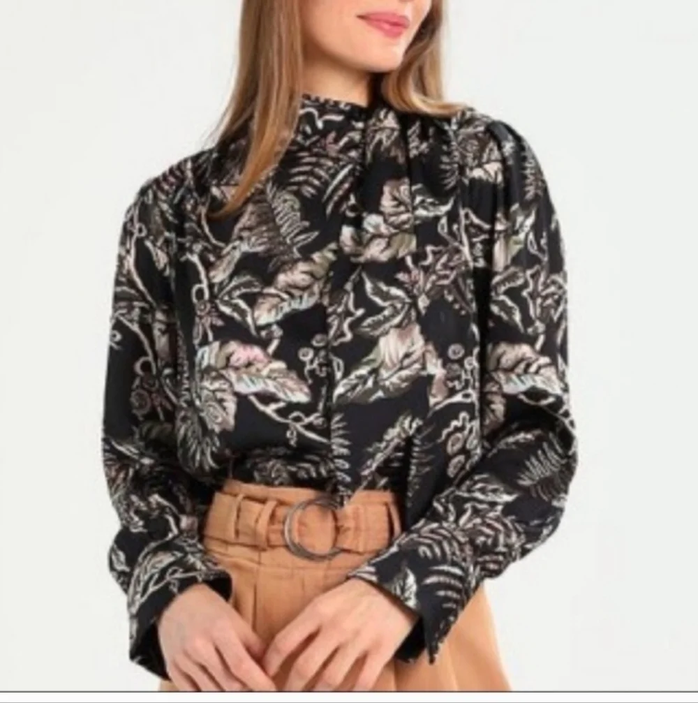 Banana Republic Women's Katinka Floral Print Business Casual Blouse size SP. - Picture 2 of 7